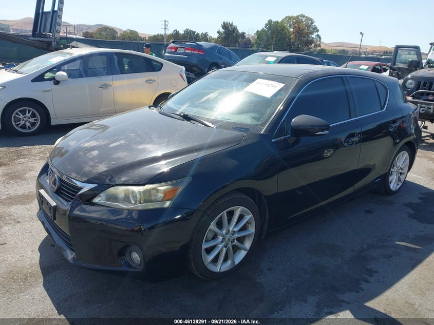 Vin: jthkd5bh5d2152457, lot: 46639027, lexus ct 200h 20132