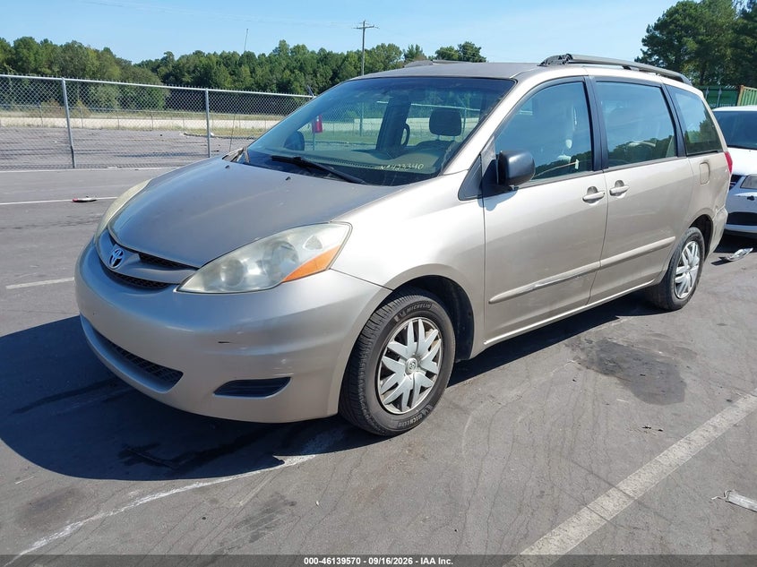 2006 TOYOTA SIENNA auction photo 2