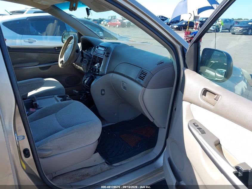 2006 TOYOTA SIENNA auction photo 5