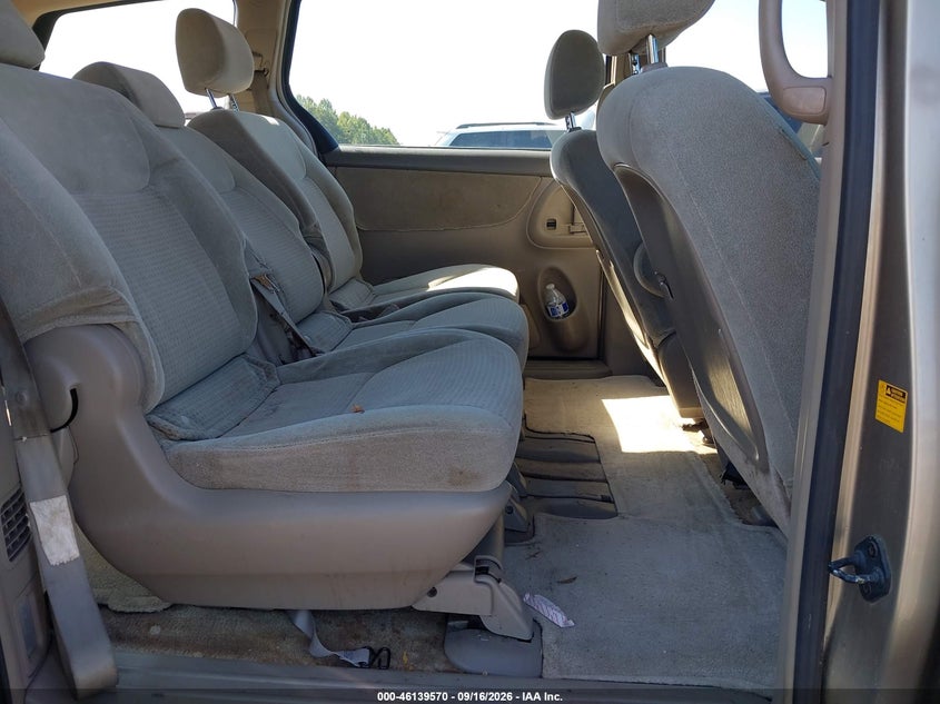 2006 TOYOTA SIENNA auction photo 8