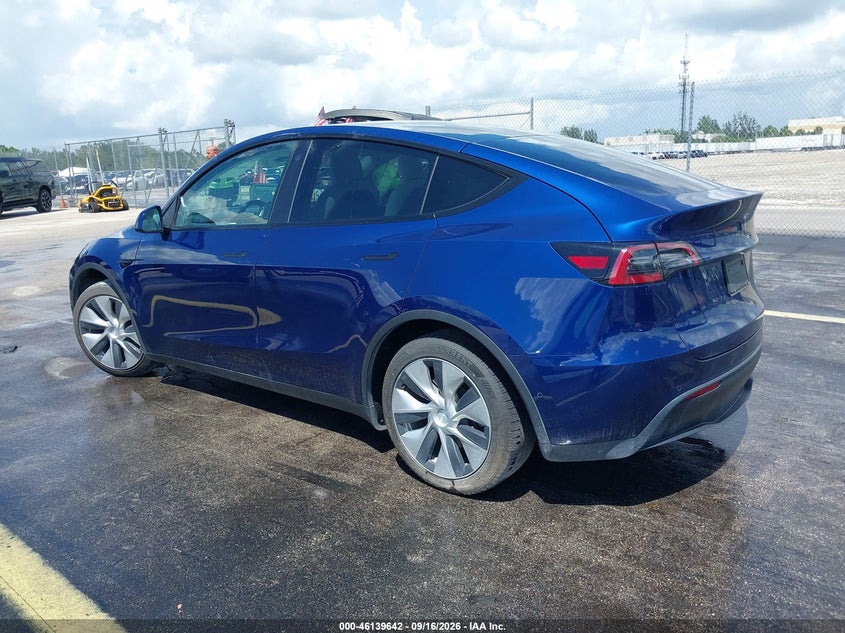 Vin: 5yjygaee4mf256772, lot: 46639376, tesla model y long range dual motor all-wheel drive 20213