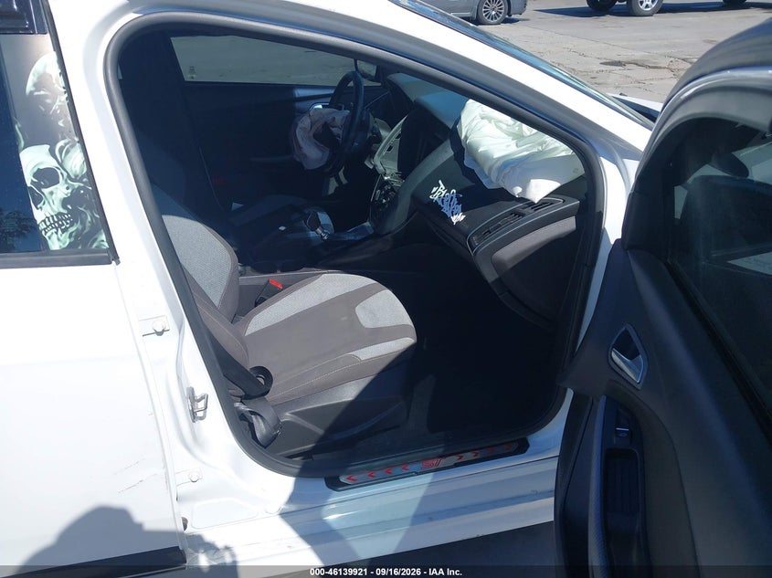 FORD FOCUS ST 2014 VIN 1FADP3L93EL238123