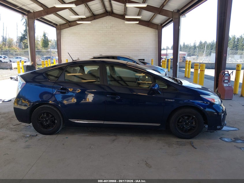 2014 TOYOTA PRIUS FOUR · Фото 13