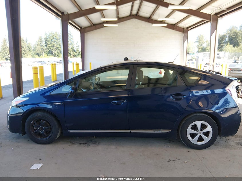 2014 TOYOTA PRIUS FOUR · Фото 14
