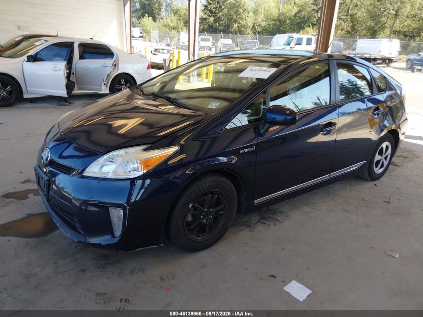 2014 TOYOTA PRIUS FOUR · Фото 2