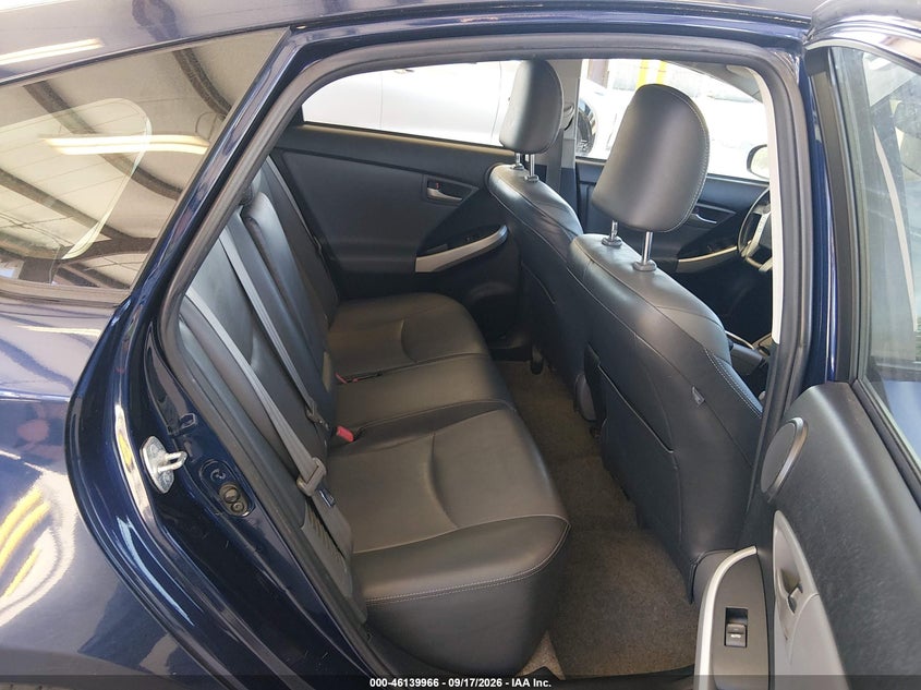 2014 TOYOTA PRIUS FOUR · Фото 8