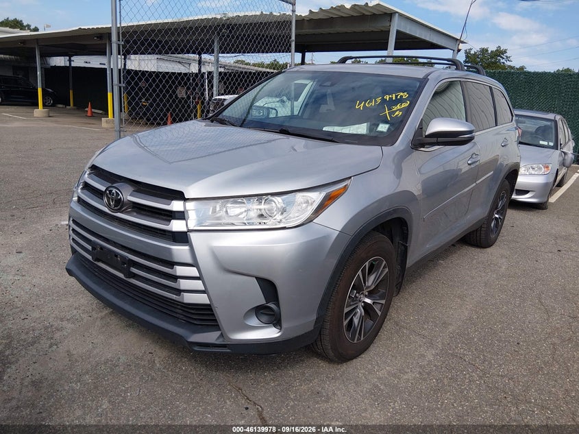 2019 TOYOTA HIGHLANDER auction photo 2