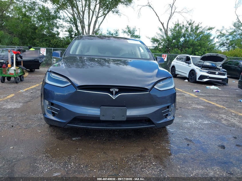 TESLA MODEL X - zdjęcie 11