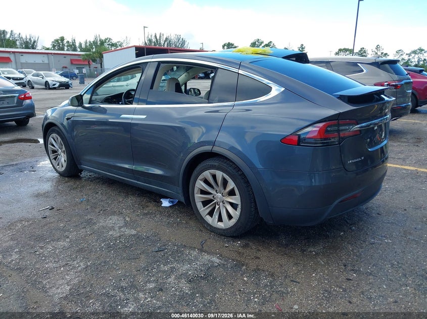 TESLA MODEL X - zdjęcie 3