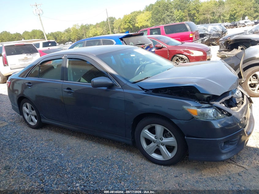 2011 TOYOTA CAMRY SE V6 · Фото 13