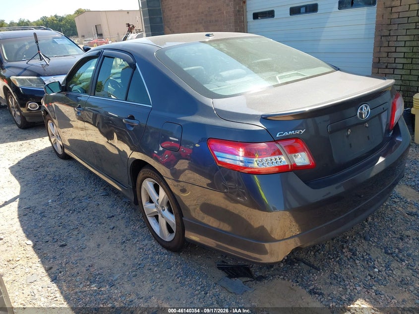 2011 TOYOTA CAMRY SE V6 · Фото 3
