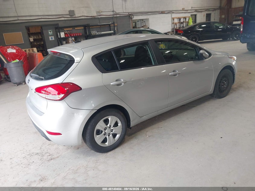2017 KIA FORTE auction photo 4