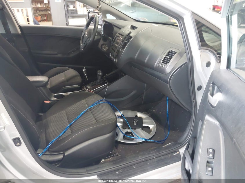 2017 KIA FORTE auction photo 5