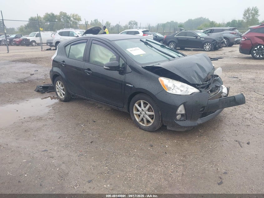 Vin: jtdkdtb39e1075190, lot: 46640295, toyota prius c four 2014 img_1
