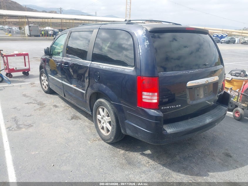 Vin: 2a4rr5d17ar149715, lot: 46640300, chrysler town & country touring 20103