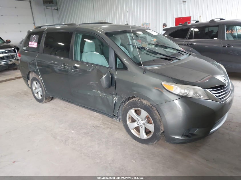 2011 TOYOTA SIENNA LE V6