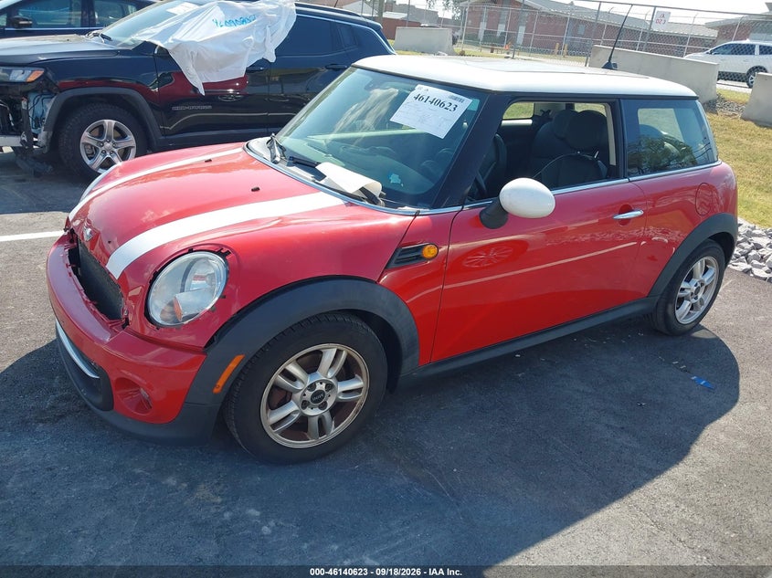 2013 MINI HARDTOP auction photo 2