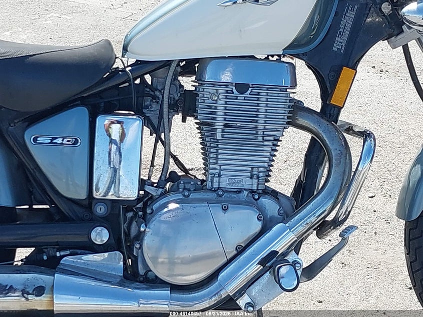 SUZUKI LS650 2011