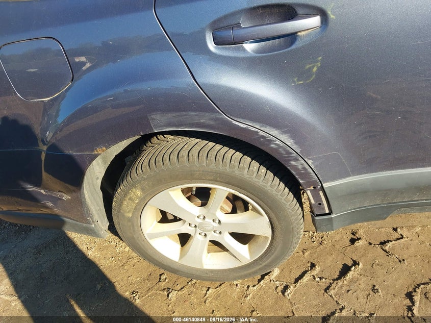 2014 SUBARU OUTBACK auction photo 6