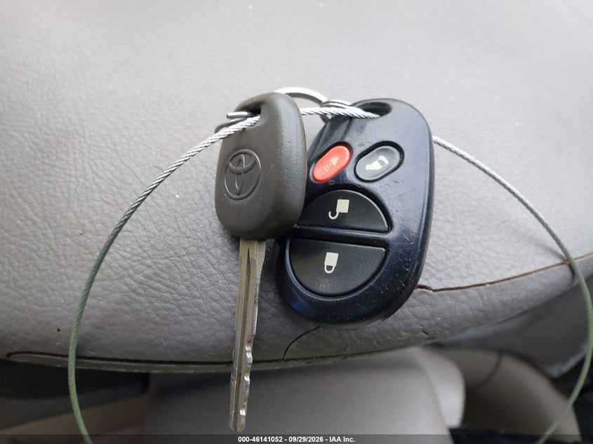 TOYOTA SIENNA 2004 VIN 5TDZA23C54S207069