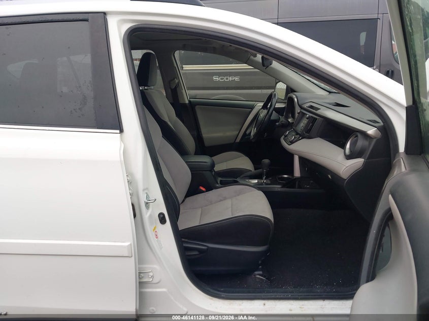 TOYOTA RAV4 HYBRID - zdjęcie 5