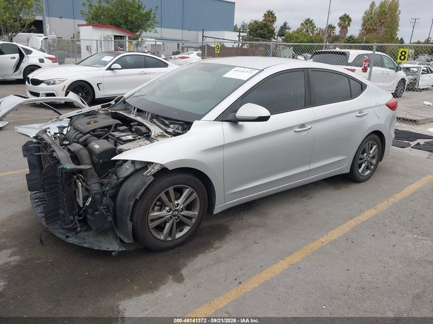 2017 Hyundai Elantra Se, Front End, IAAI, VIN 5NPD84LF8HH012574 — photo 2