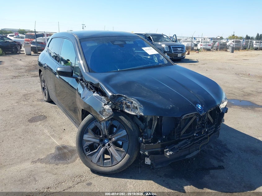 Vin: wb523cf03scu38873, lot: 46641126, bmw ix xdrive50 2025 img_1