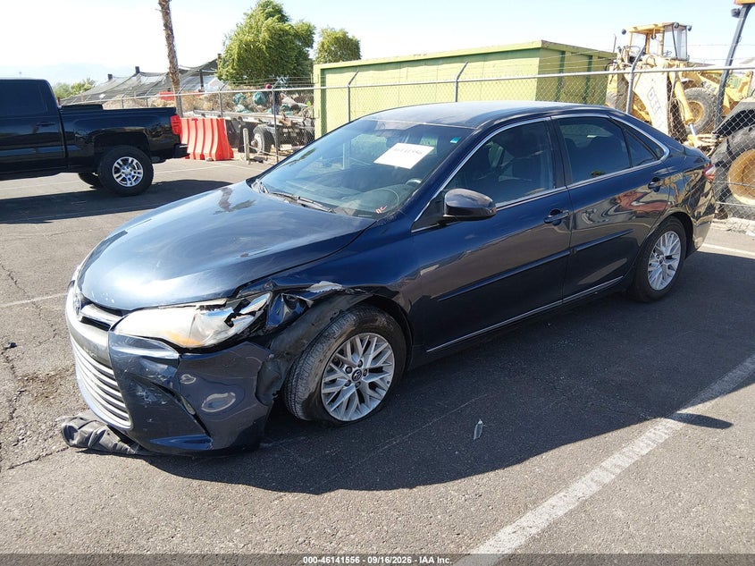 TOYOTA CAMRY - zdjęcie 2