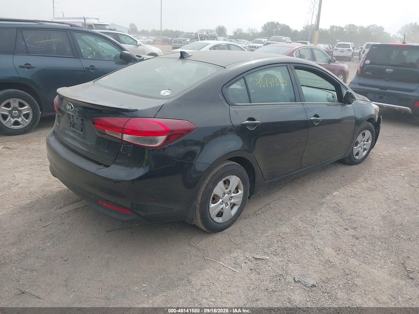 2017 KIA FORTE auction photo 4