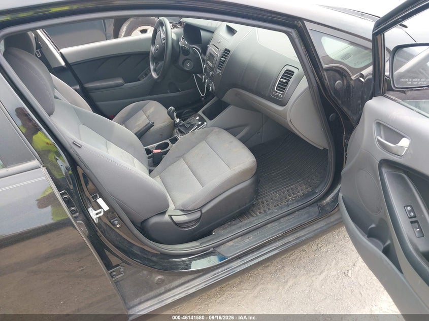 2017 KIA FORTE auction photo 5