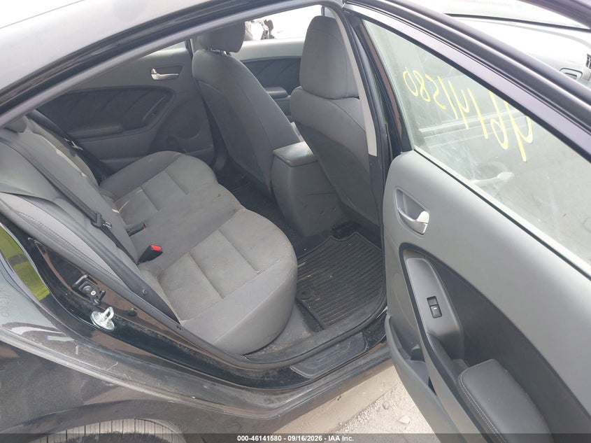 2017 KIA FORTE auction photo 8