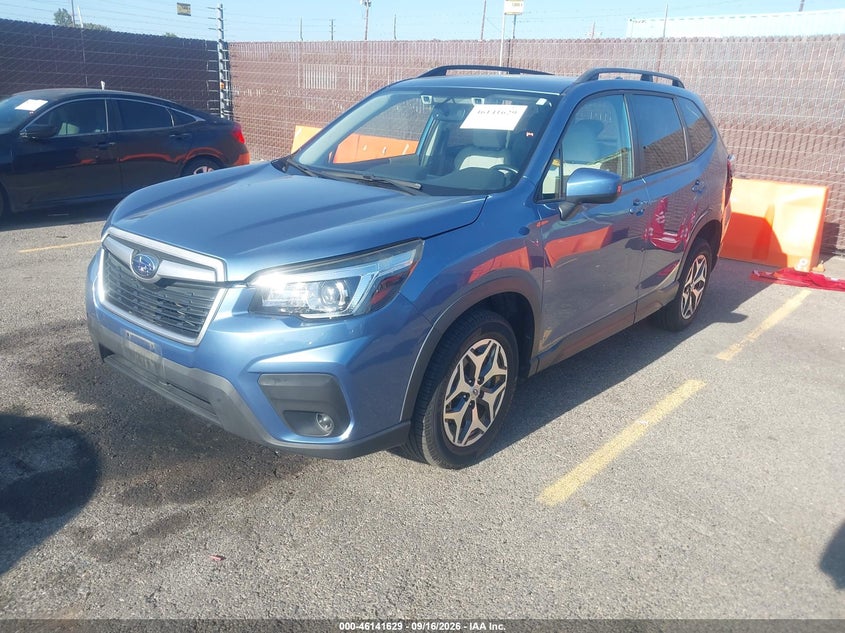 Vin: jf2skajc4lh500090, lot: 46641363, subaru forester premium 20202