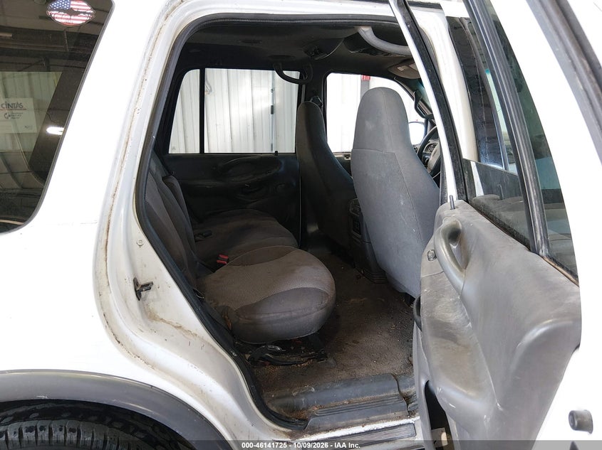 FORD EXPEDITION 2002 VIN 1FMPU16L42LA13938