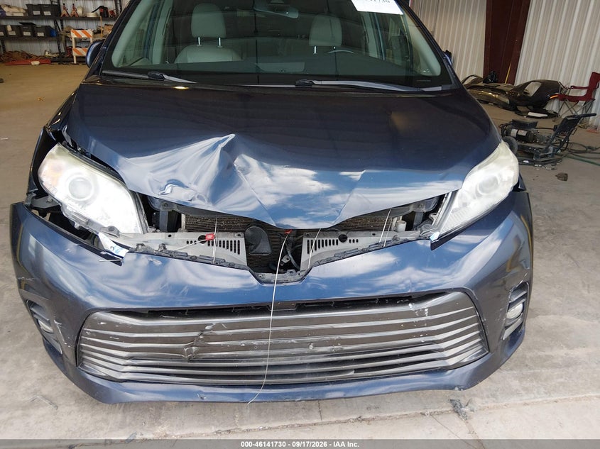 TOYOTA SIENNA - zdjęcie 6