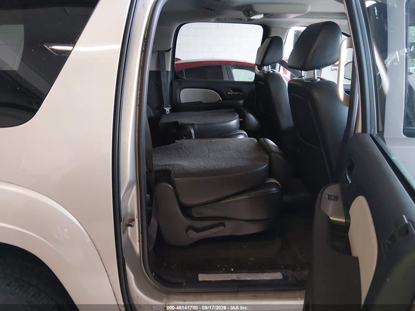 2008 CHEVROLET SUBURBAN 1500 auction photo 8
