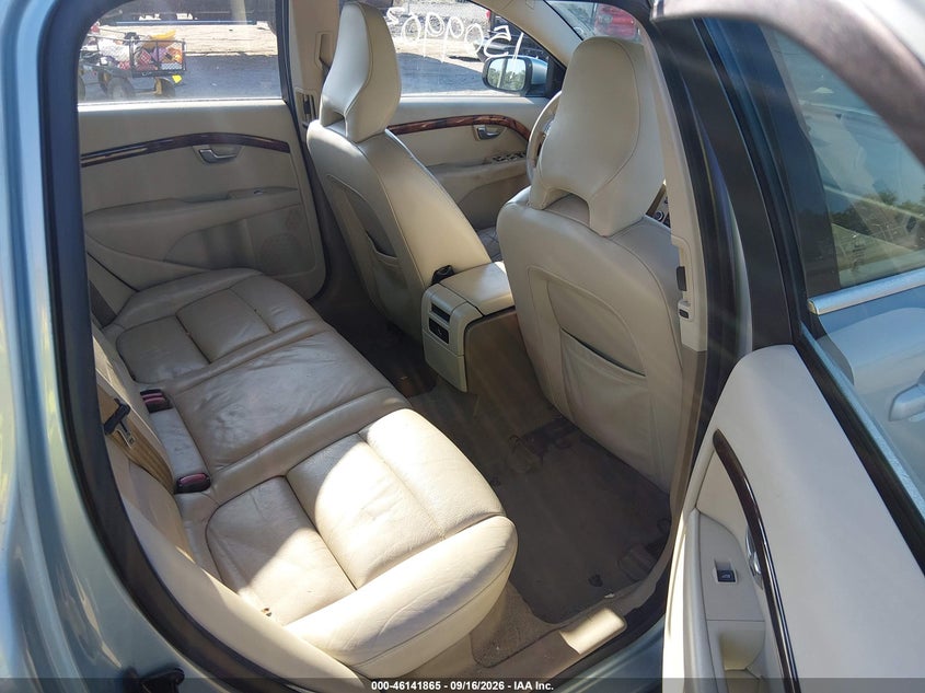 VOLVO V70 2009 VIN YV1BW982091102322