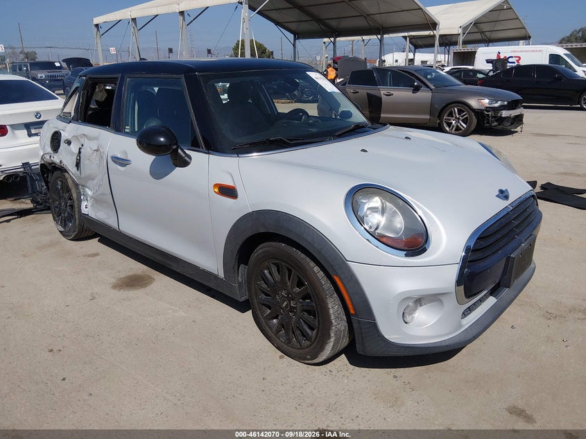 Vin: wmwxu1c35h2f77623, lot: 46641804, mini hardtop cooper 2017 img_1