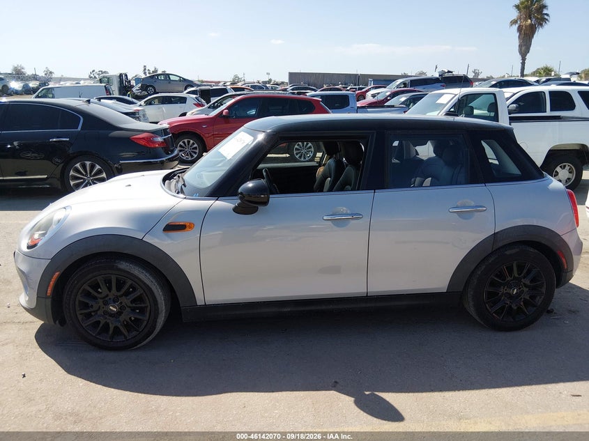 2017 MINI HARDTOP COOPER · Фото 14