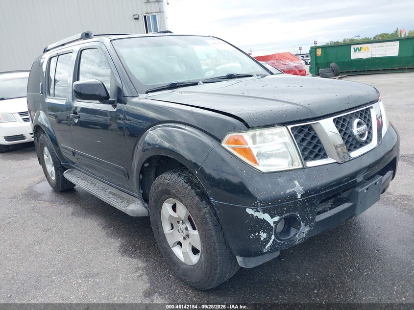 2005 NISSAN PATHFINDER SE