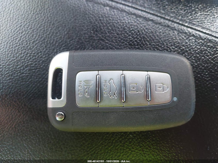 HYUNDAI SONATA 2011 VIN 5NPEC4AC1BH213204