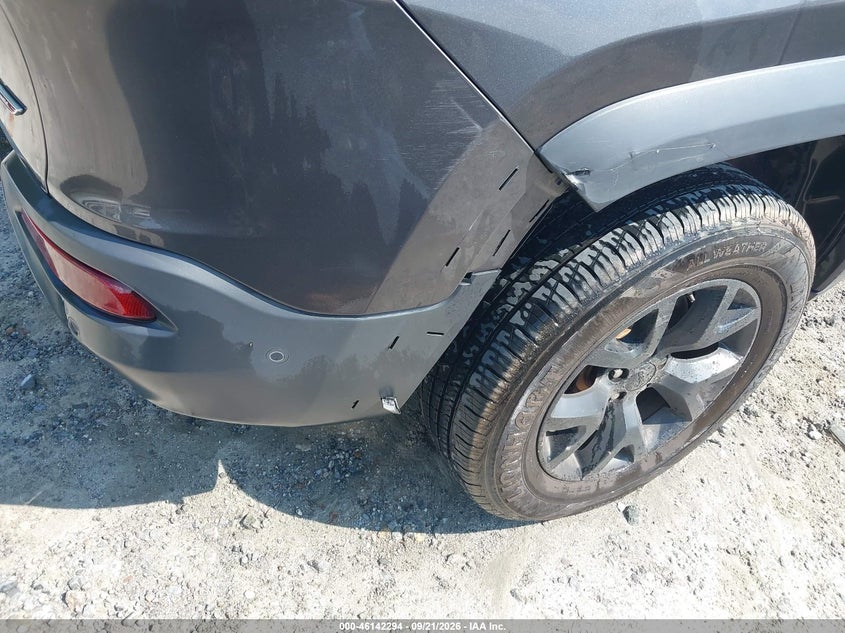 Photo 18 - JEEP CHEROKEE