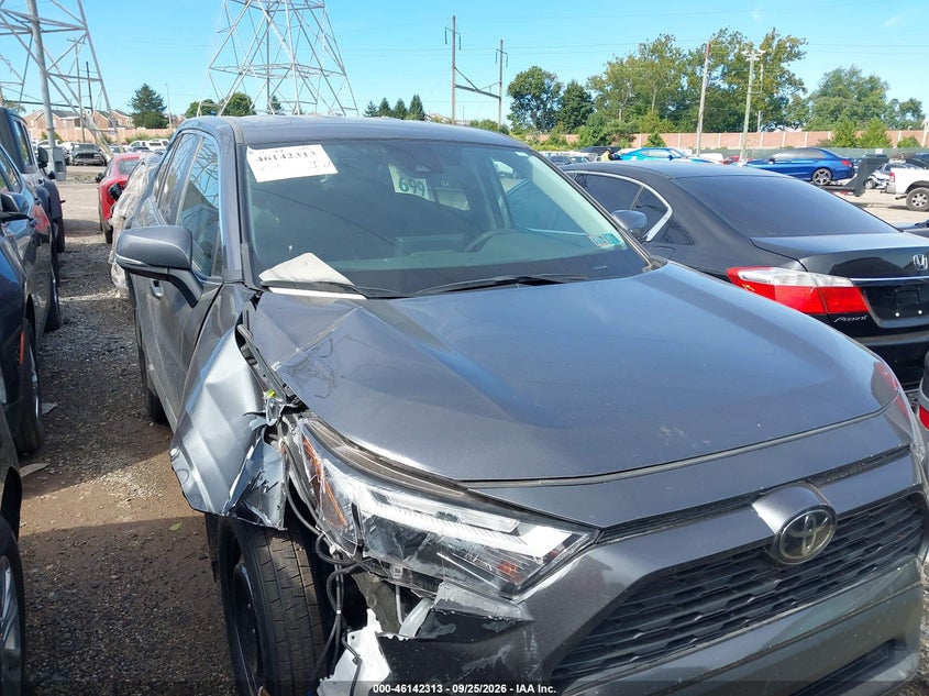 Vin: 2t3g1rfv1rc432609, lot: 46642070, toyota rav4 le 2024 img_1