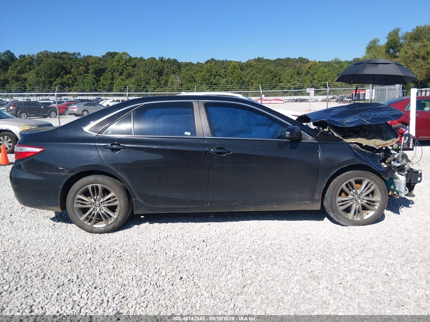 TOYOTA CAMRY - zdjęcie 13