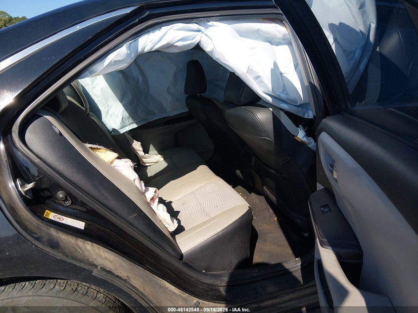 TOYOTA CAMRY - zdjęcie 8