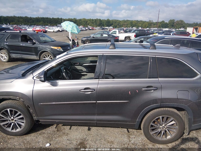 TOYOTA HIGHLANDER - zdjęcie 15