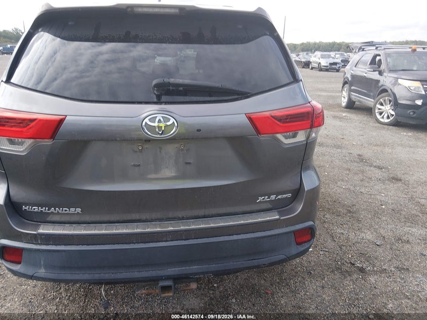 TOYOTA HIGHLANDER - zdjęcie 17