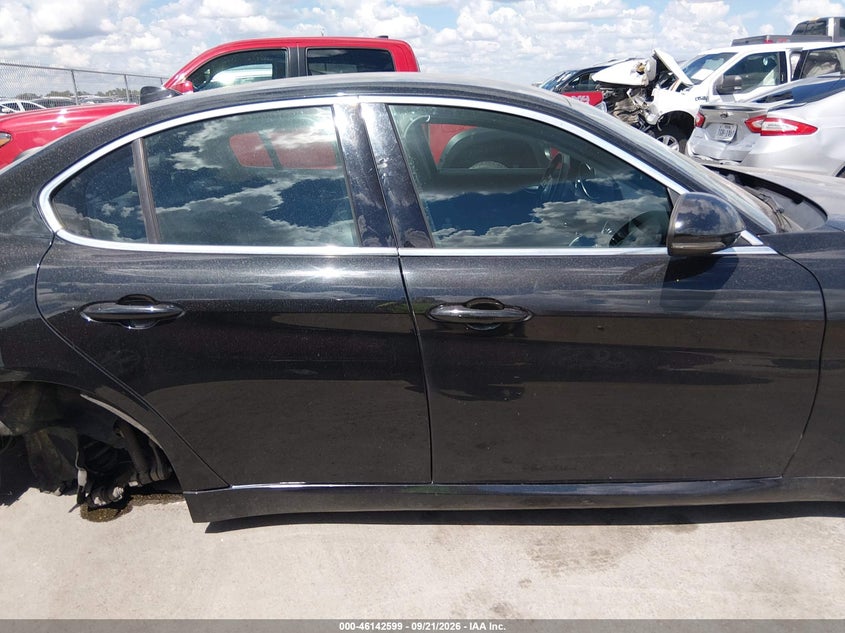 2018 ALFA ROMEO GIULIA AWD · Фото 14