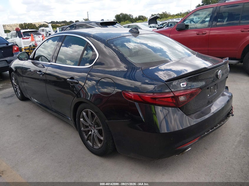 2018 ALFA ROMEO GIULIA AWD · Фото 3