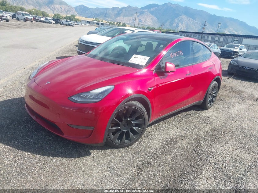 2021 Tesla Model Y Long Range Dual Motor All-Wheel Drive, Right Side, IAAI, VIN 5YJYGDEE0MF085035 — photo 2