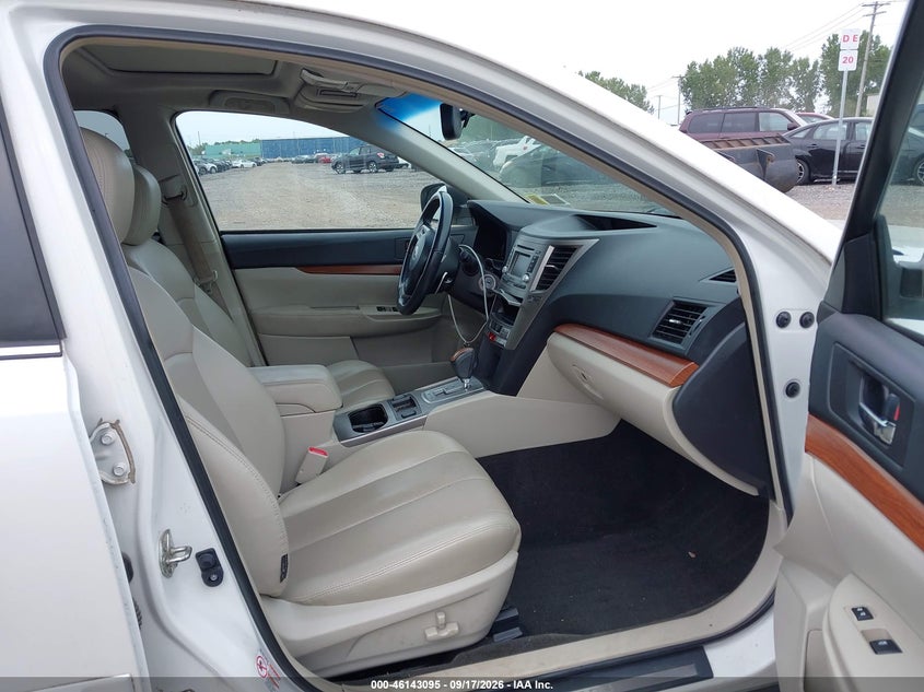 2014 SUBARU OUTBACK auction photo 5